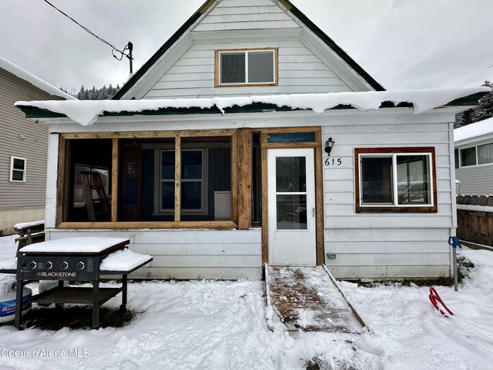 Property Photo: 615 Earle St ID 83846