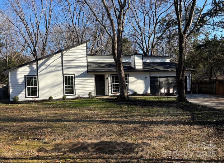 Property Photo:  7401 Sheffingdell Drive  NC 28226 