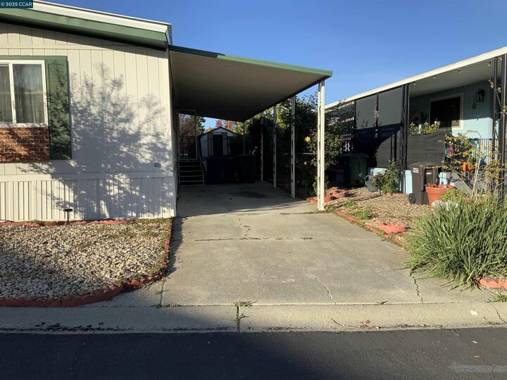 Property Photo: 202 Queens Way CA 94565