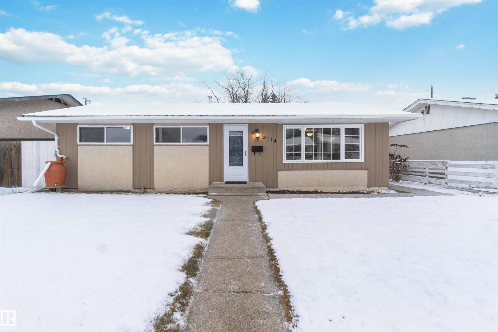 Property Photo:  8114 160 Street NW  AB T5R 2H1 