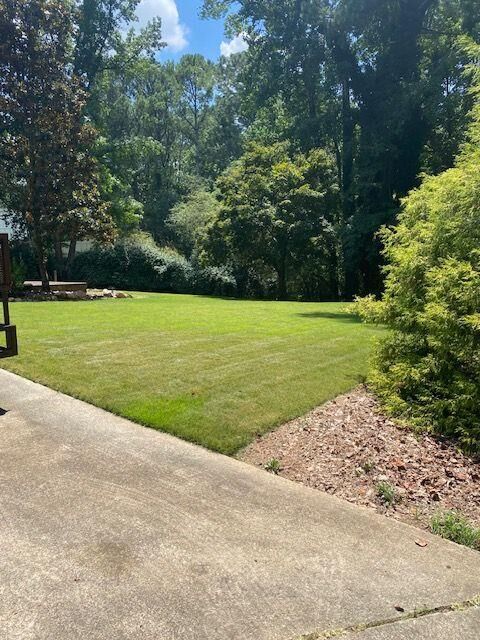 Property Photo:  725 Navarre Drive  GA 30087 