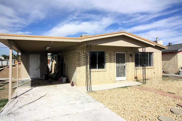 Property Photo: 5821 Mainzer Avenue TX 79905