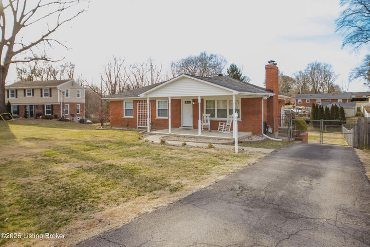 Property Photo:  10240 Dodge Ln  KY 40272 