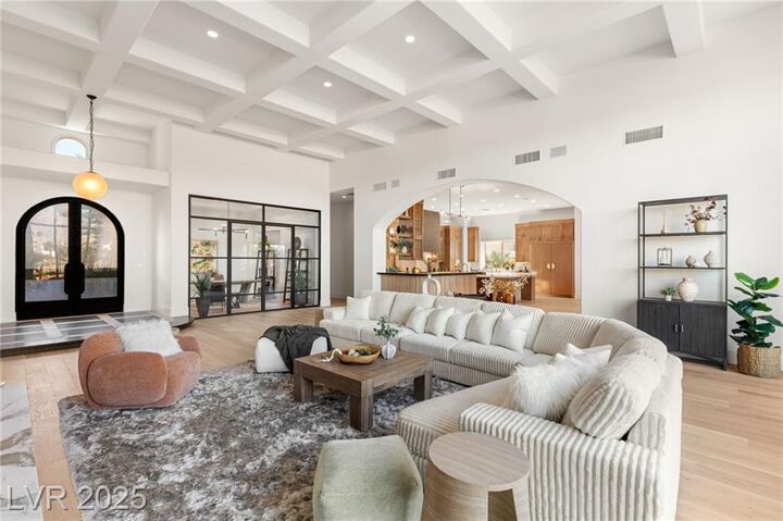 Property Photo: 10324 Summit Canyon Drive NV 89144