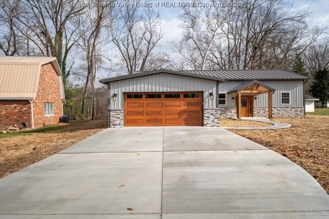 Property Photo: 208 Hemlock Street WV 25070