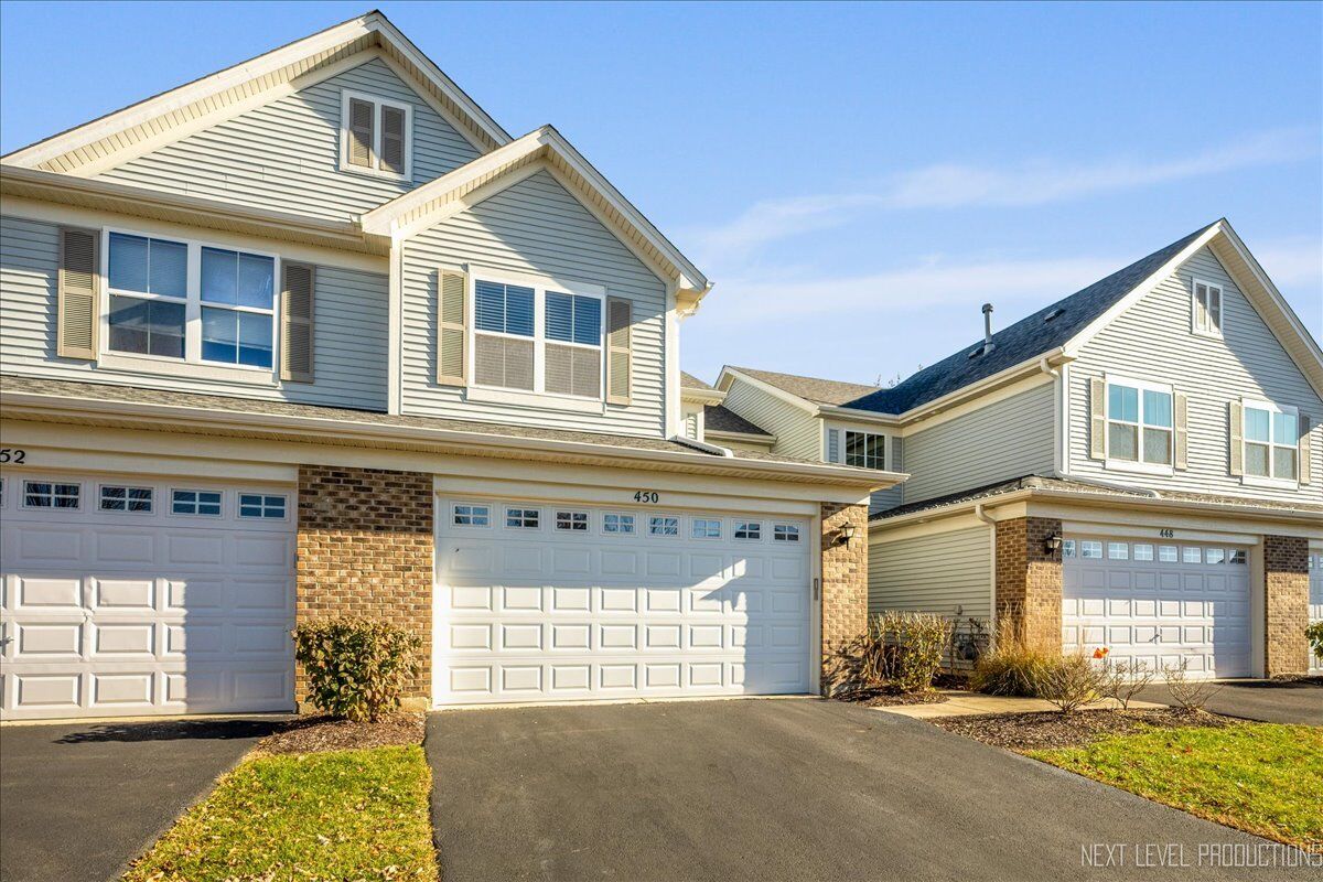 Property Photo: 450 Majestic Lane 450 IL 60543
