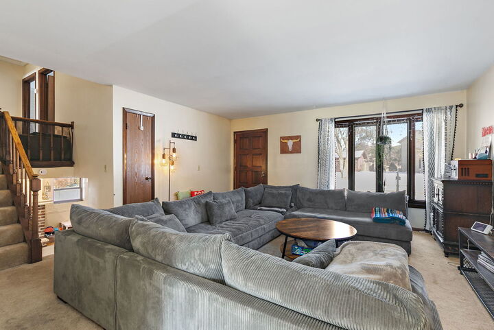 Property Photo:  1345 S Madlock Court  IL 60123 