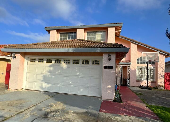 Property Photo: 21 Canyon Tree Court CA 95822