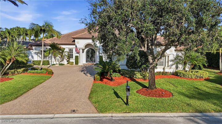 Property Photo: 462 Terra Vista Court FL 34119