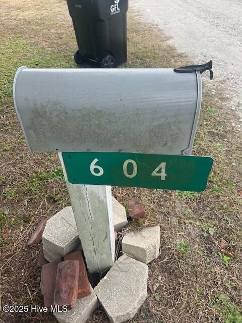 Property Photo: 604 6 US Highway 17 S NC 28445