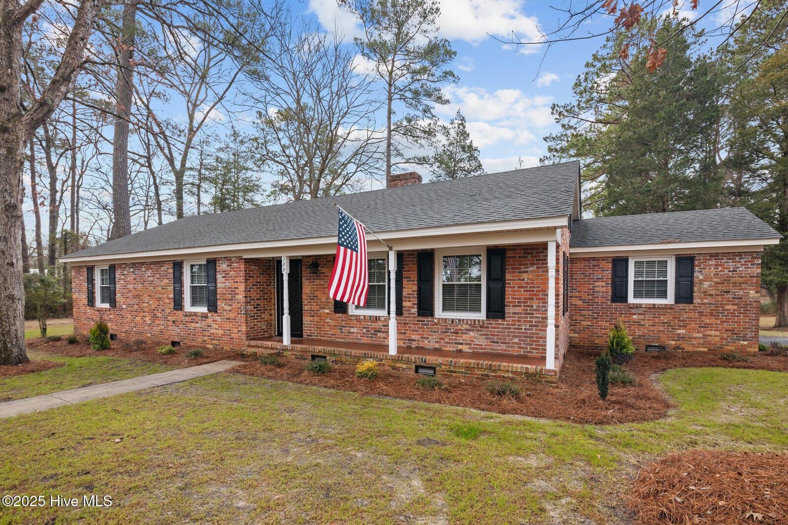 Property Photo:  108 Ridgewood Circle  NC 27889 