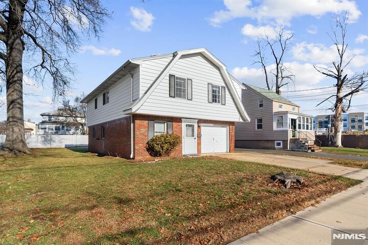 32 Poplar Avenue  Little Ferry NJ 07643 photo