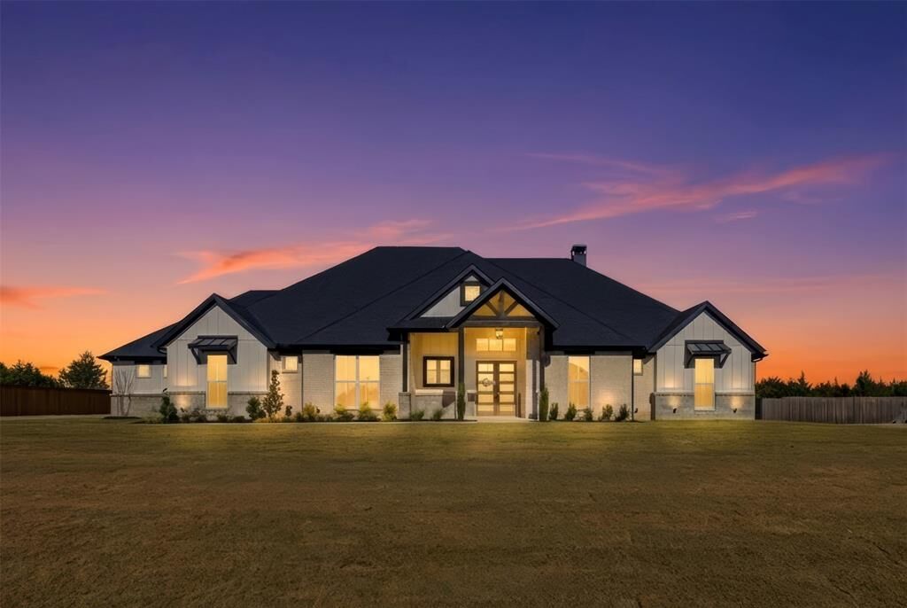 Property Photo:  1431 Westgrove Lane  TX 75165 