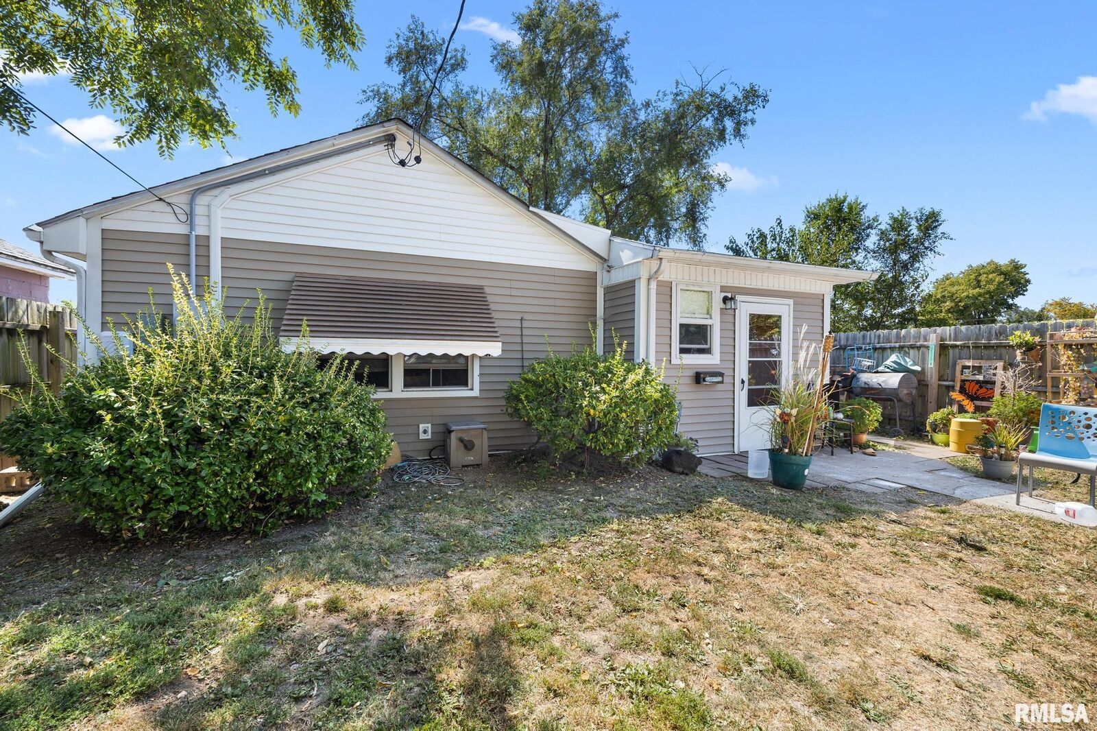 Property Photo:  239 Elm Street  IL 61571 