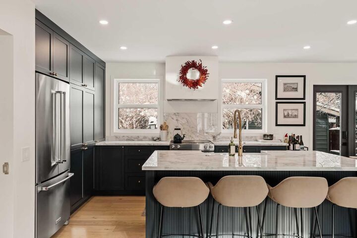 212 Vantage Place NW  Calgary AB T3A 1X9 photo