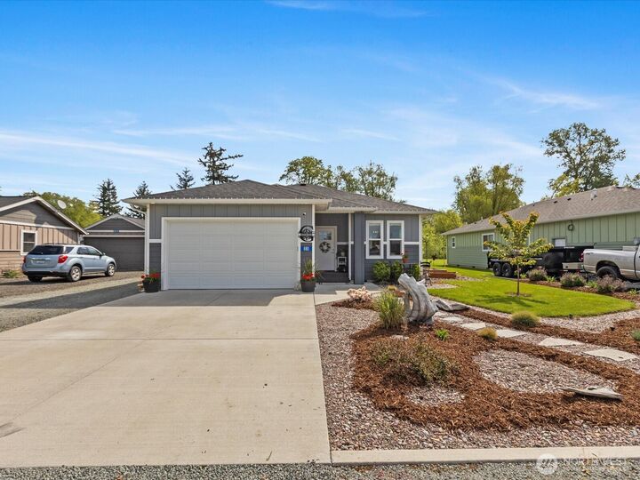Property Photo:  880 S Pine Street  WA 98233 