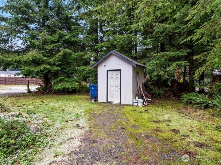 Property Photo: 22114 S S River Drive WA 98252