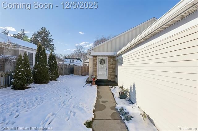 Property Photo: 3141 Pinegate Drive MI 48433
