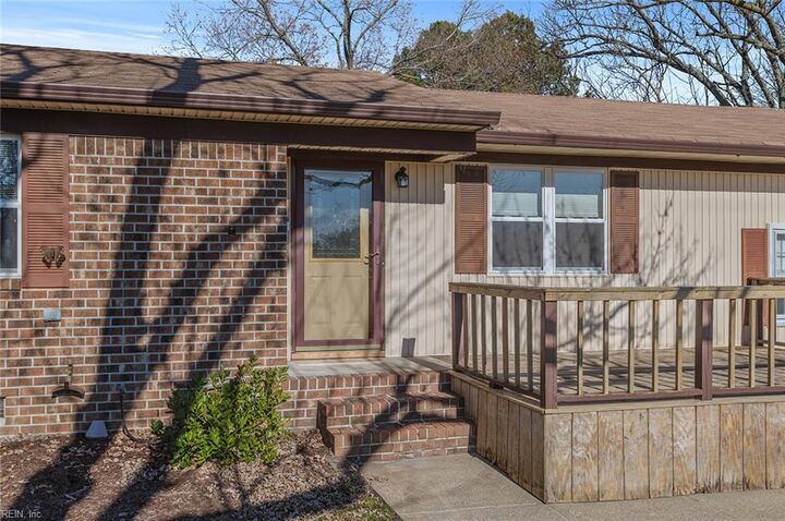 Property Photo: 2852 Colonial Dr VA 23435