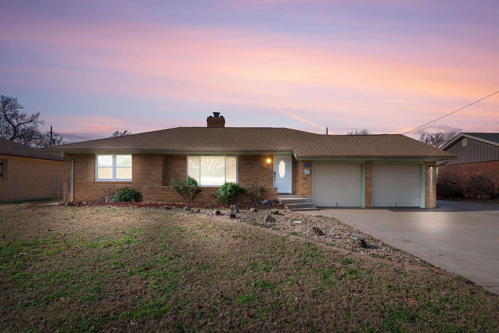 Property Photo: 1617 N Charles St KS 67203