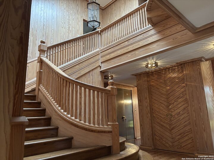 Property Photo:  1049 Allen Ave.  TX 78006 