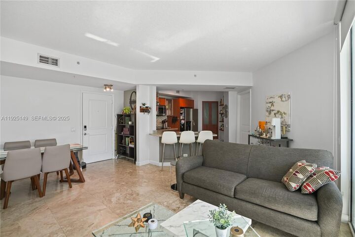 Property Photo:  480 NE 30th St 703  FL 33137 