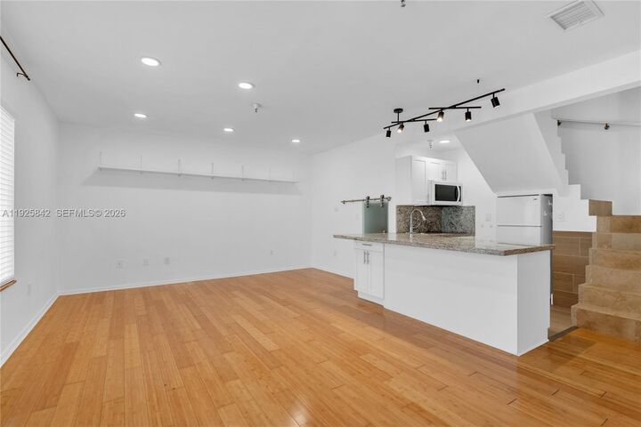 Property Photo:  1350 Pennsylvania Ave 207  FL 33139 