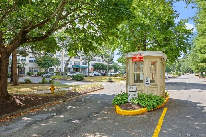 Property Photo: 2625 Park Avenue 6M CT 06604