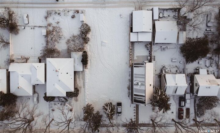 Property Photo:  1212 Colony Street E  SK S7N 0S6 