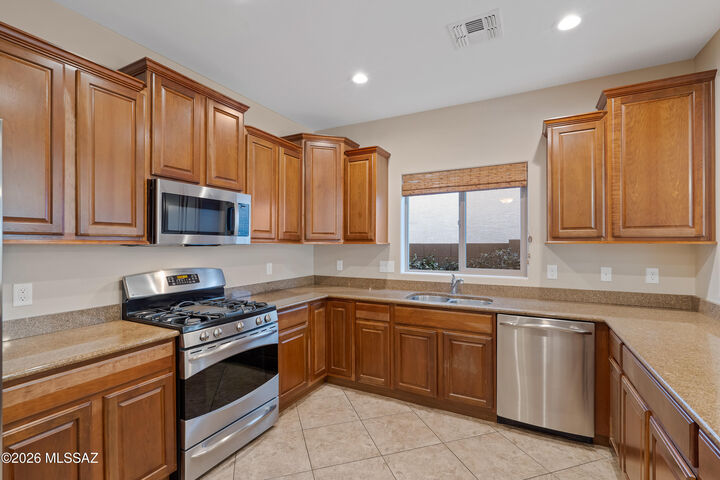 Property Photo:  1283 W Vinovo Pass  AZ 85755 