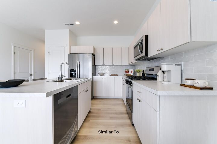 Property Photo:  4521 Road 114  WA 99301 