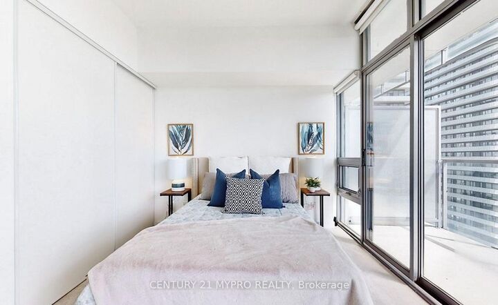 Property Photo:  33 Charles Street E 2401  ON M4Y 1R9 