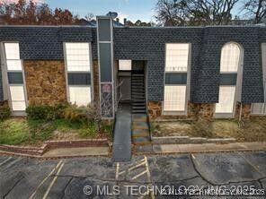 Property Photo: 4444 E 68th Street 490 OK 74136