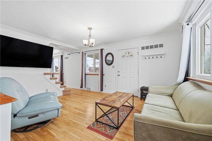 Property Photo:  703 Overhill Dr  PA 15137 