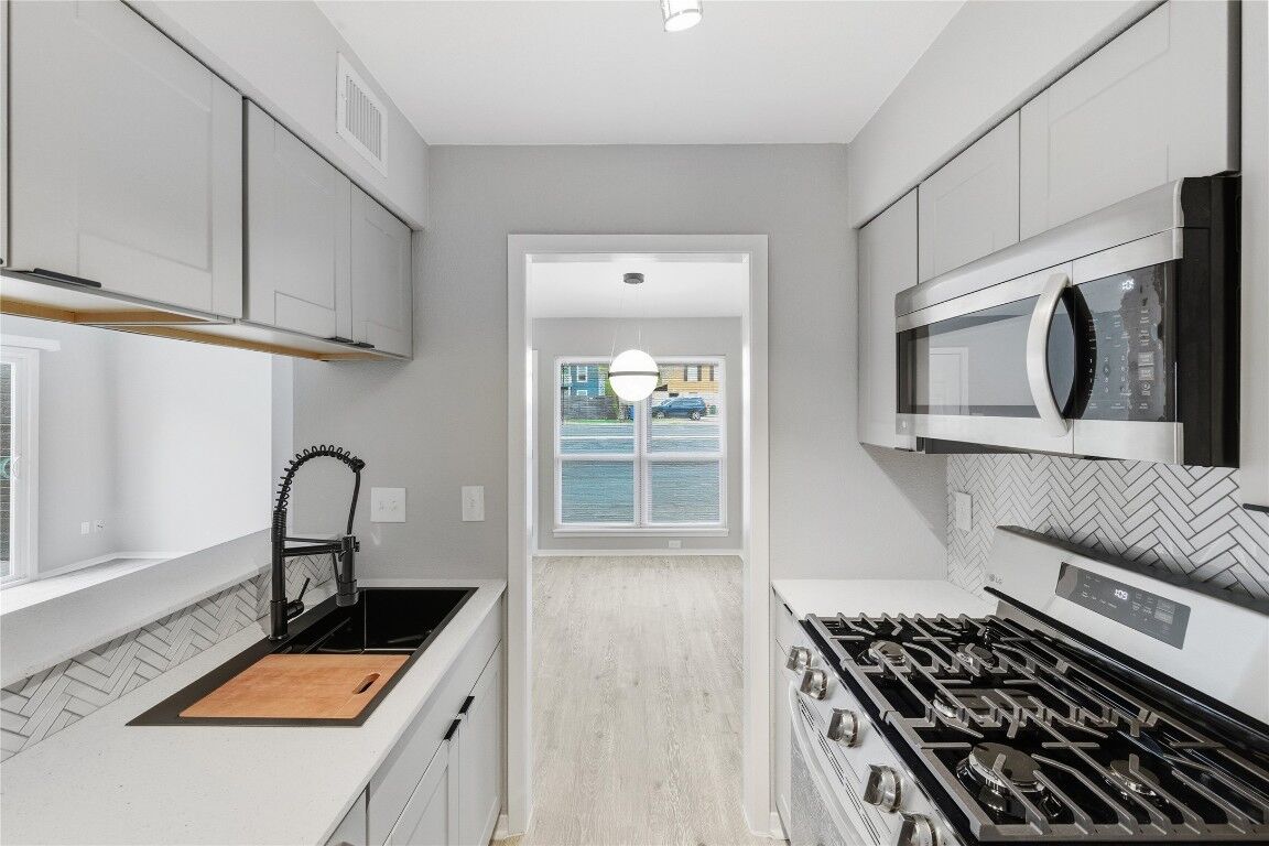 Property Photo: 2618 Ektom Drive B TX 78745