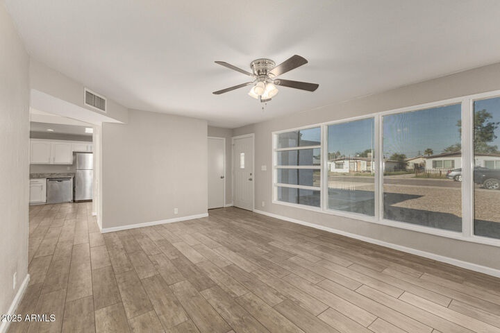 Property Photo: 2025 E Don Carlos Avenue AZ 85281