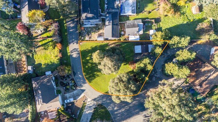 Property Photo:  1720 Hickory Court  CA 95482 