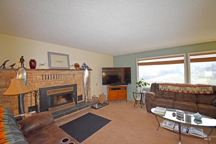 Property Photo:  1045 Post Lane  WA 99403 