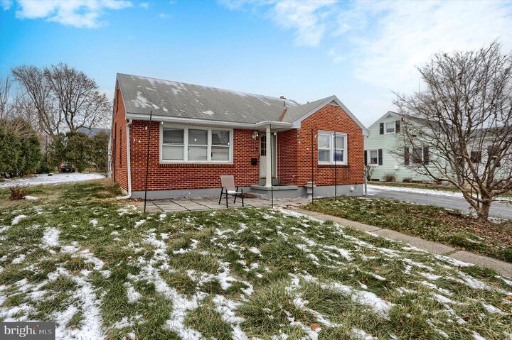 Property Photo:  1271 3rd Street  PA 17113 