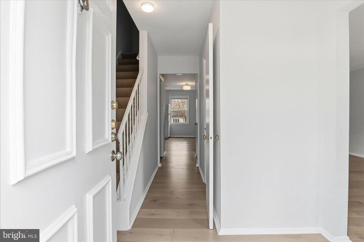 Property Photo:  5422 Brixham Court  VA 22015 