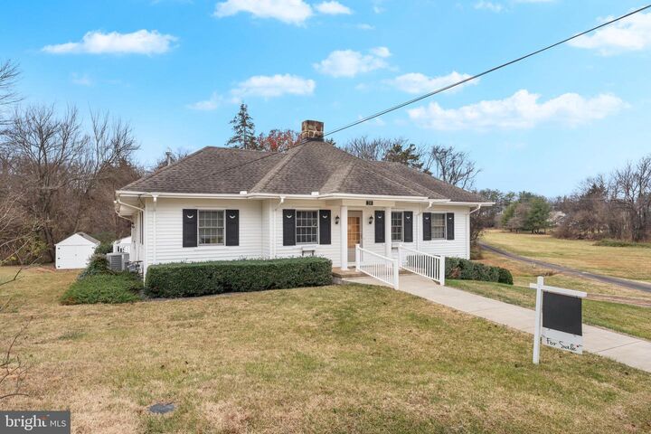 Property Photo:  210 Elizabeth Street  VA 22701 