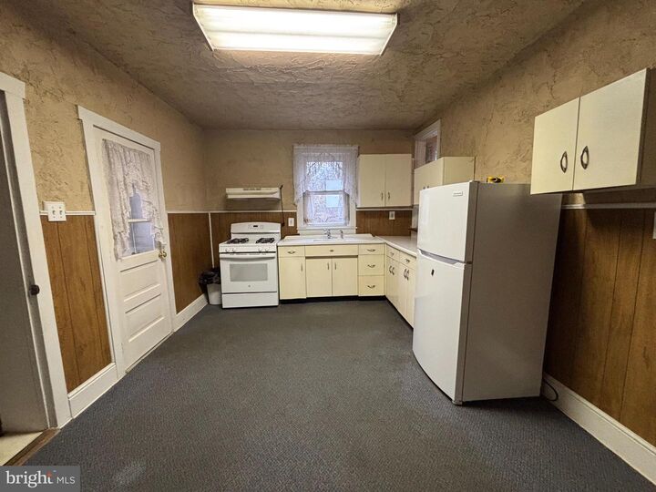 Property Photo: 2551 Hillcrest Avenue PA 19401