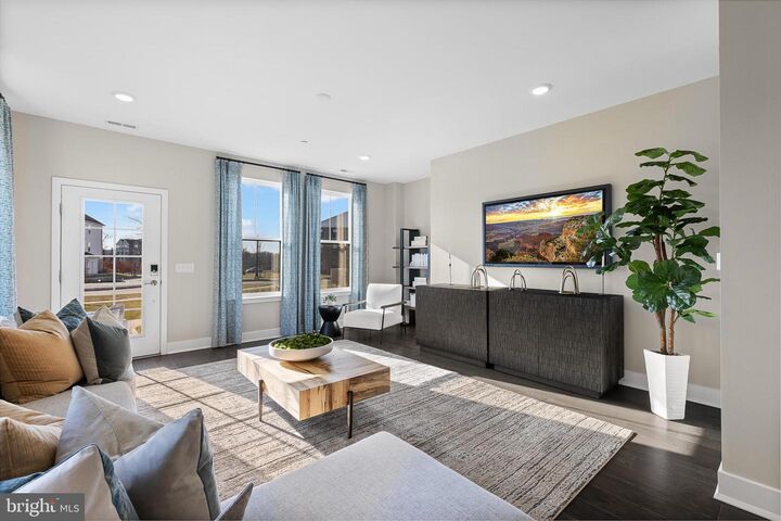 152 Leona Stewart  Pennington NJ 08534 photo