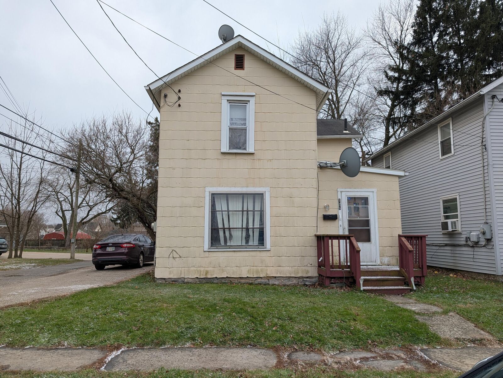 Property Photo: 125 Wallace Street OH 43302