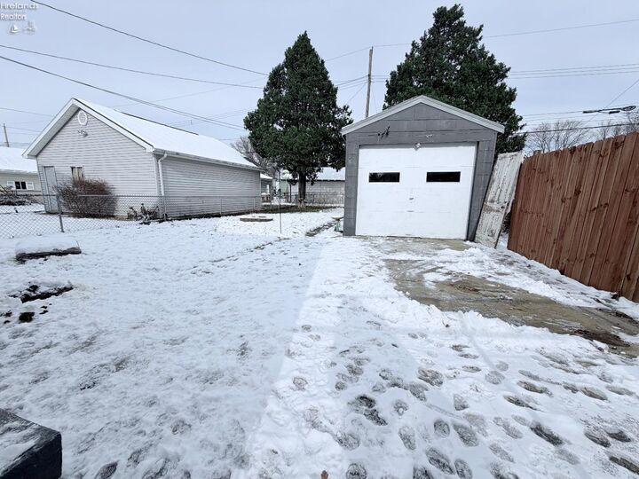 Property Photo: 200 Hudson OH 44883