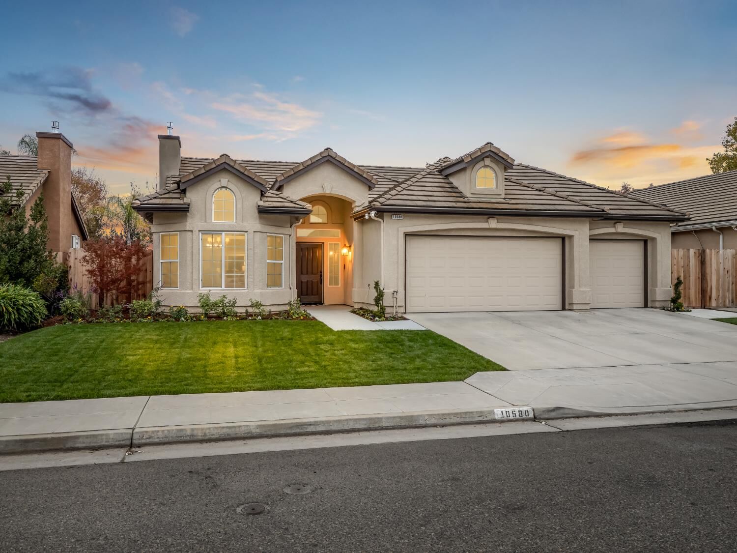 Property Photo:  10680 N Bunkerhill Drive N  CA 93730 