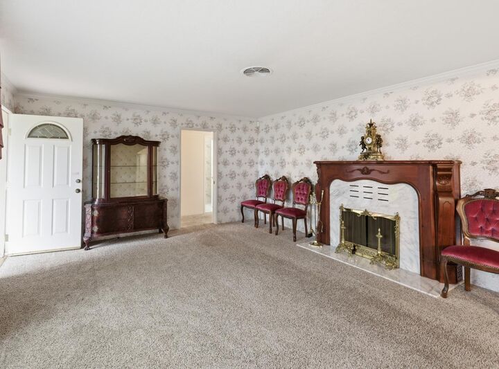 Property Photo:  11704 E Nebraska Avenue  CA 93662 