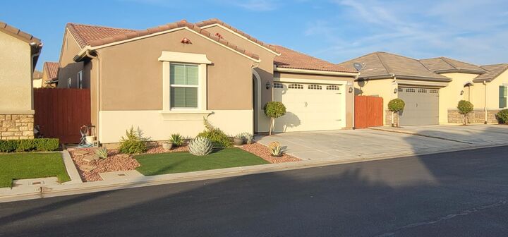 2153 Lombard Lane  Clovis CA 93619 photo