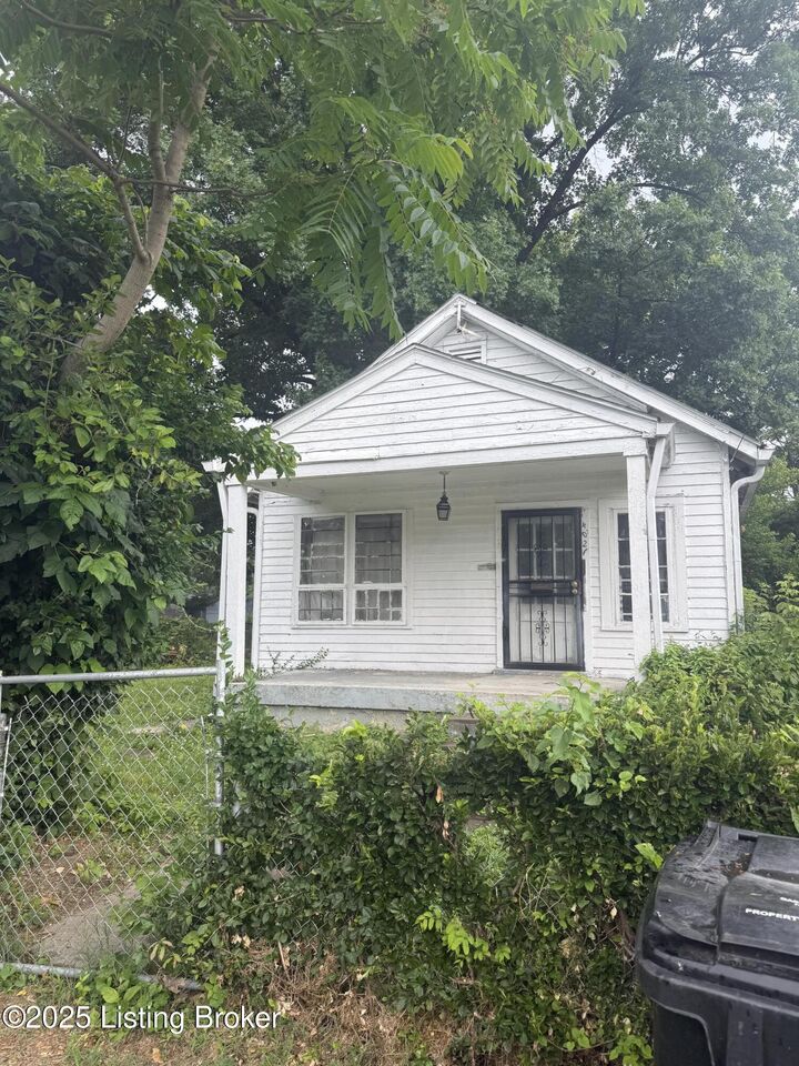 Property Photo: 4021 Grand Ave KY 40211