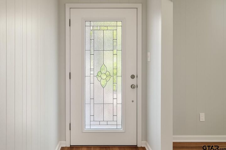 Property Photo:  605 N Line  TX 75773 